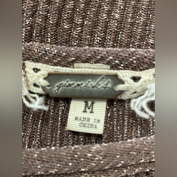 GIMMICKS by BKE Lurex Ruffle Top Medium - Picture 9 of 13